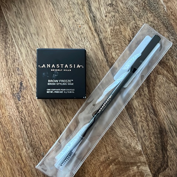 Anastasia Beverly Hills Other - Anastasia Brow Freeze and Brow Applicator